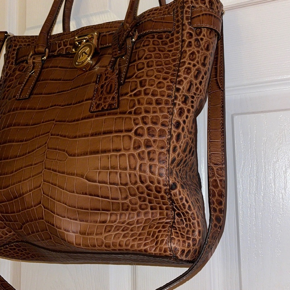 Michael Kors Leather Purse🤎 - Picture 2 of 14